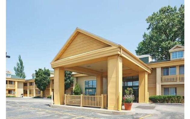 La Quinta Inn by Wyndham Oshkosh Reviews and Ratings